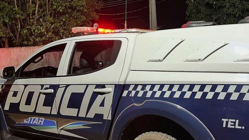 Ilustração da notícia Motociclista foge da PM, cai em grade e é detido durante Carnaval em Rio Verde